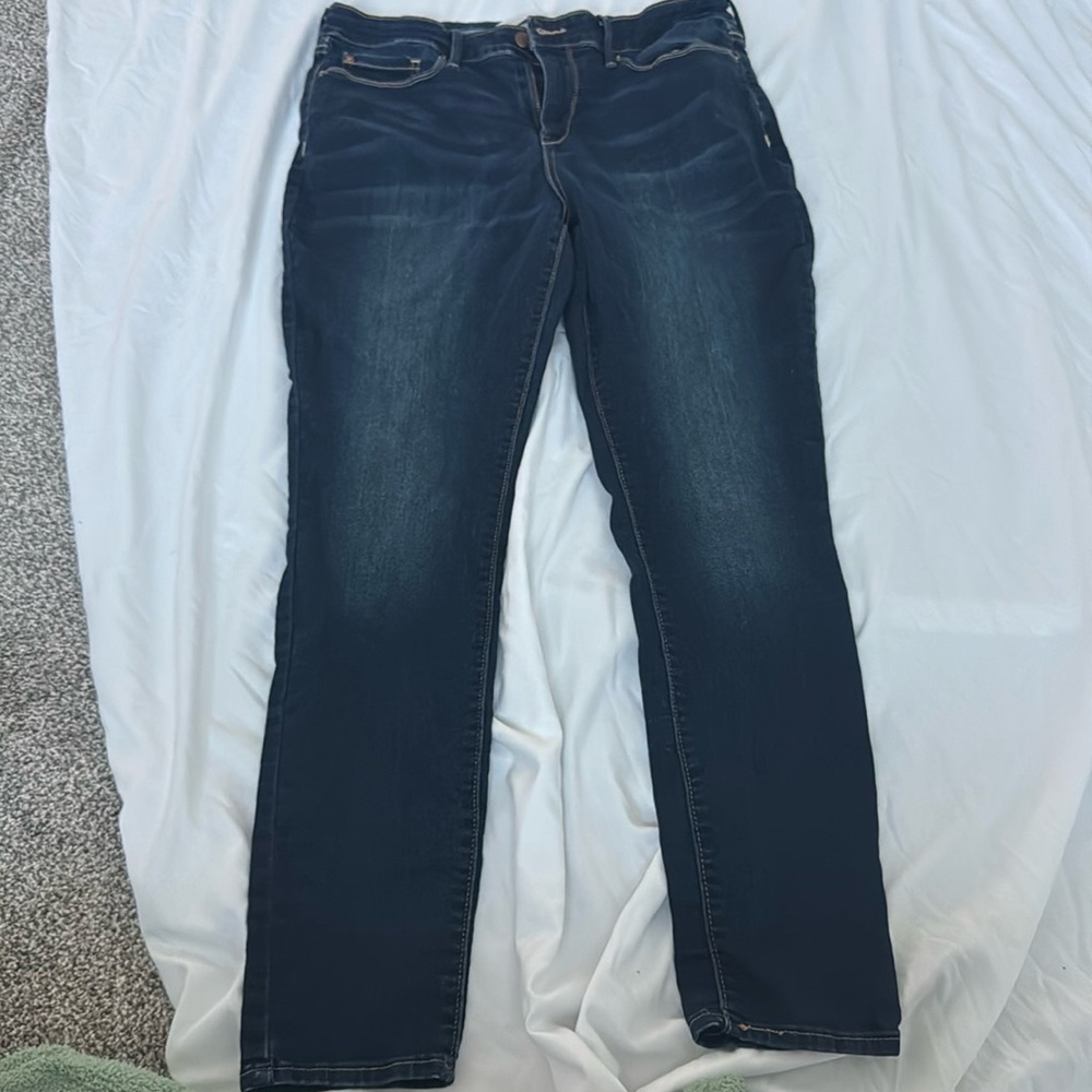 Signature Levi blue jeans never worn